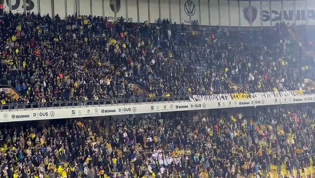 Fenerbahçe Beşiktaş'a farklı yenildi: Tribünlerden 'Ali Koç istifa' sesleri