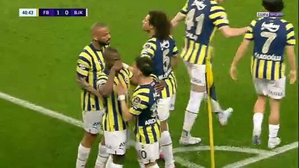 Résumé : Dans un match sensationnel, Besiktas renverse Fenerbahçe