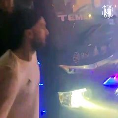 Beşiktaş'a meşaleli karşılama!