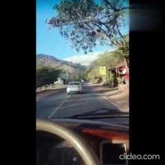 Conductor casi ocasiona tragedia en carretera entre Tegucigalpa y Santa Lucía