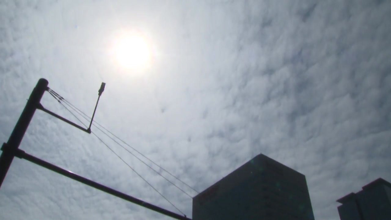 [날씨] 대기 건조 심화, 산불 비상...고온현상 절정, 서울 27℃ / YTN
