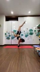 YOGA HANDSTAND POSE - LidiYoga