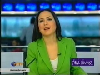 BANU GÜVEN !!FISTIK YEŞİLİ???