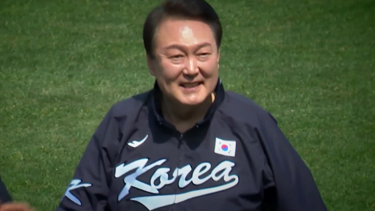 [뉴스라이브] 대구 찾은 尹 대통령, 프로야구 개막전 시구 / YTN