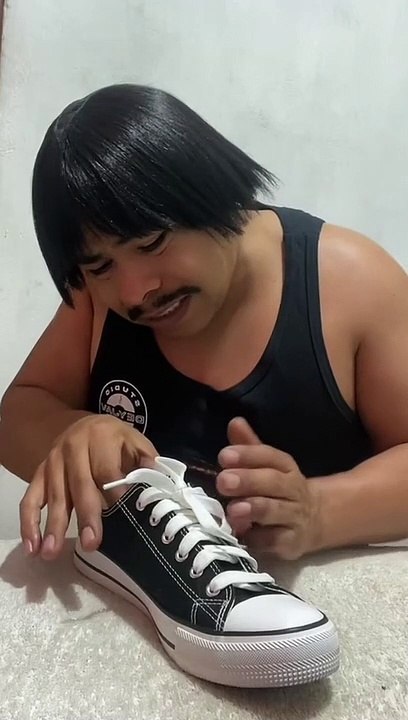 Me pisaron el tenis.