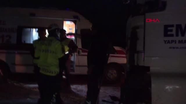 ÇORUM'DA, TIR'LA ÇARPIŞAN HAFİF TİCARİ ARACIN SÜRÜCÜSÜ ÖLDÜ