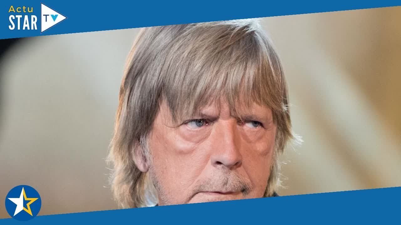 Renaud partage sa vie avec deux hommes, son quotidien dévoilé : "Ça a été difficile à gérer"