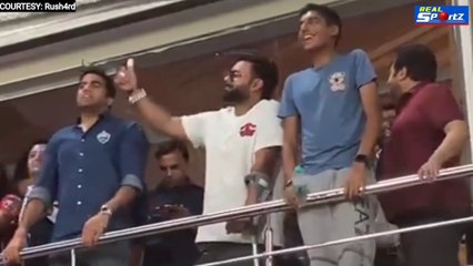 Descargar video: Everyone Shocked When Rishabh Pant Arrives at Arun Jaitley Stadium to Support Delhi Capitals #dcvsgt