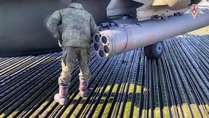 Novos vídeos mostram o ataque do helicóptero russo conhecido como Caçador Noturno