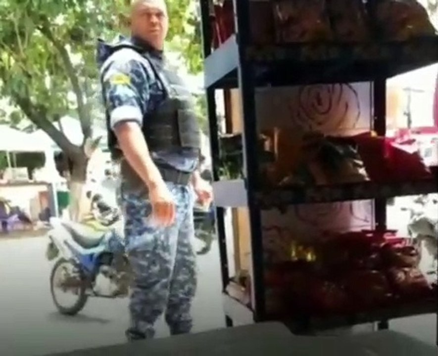 Guarda Municipal é flagrado dando tapa na cara de mulher no interior da Bahia; veja vídeo