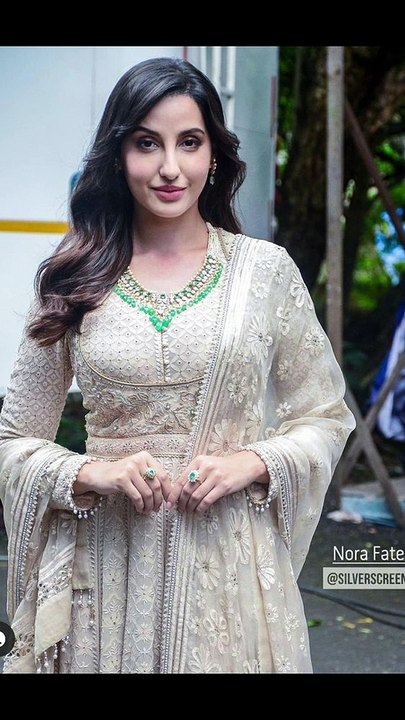 Mesmerizing Beauty Exploring the Stunning Pictures of Nora Fatehi - Bollywood's Dancing Sensation