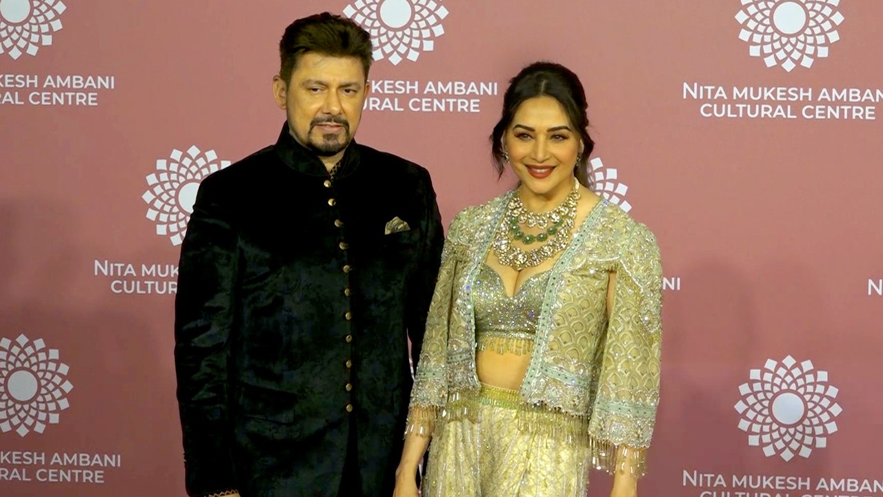 Madhuri Dixit इस डैशिंग लुक में अपने पति के साथ नीता अंबानी के इवेंट में  पहुंची