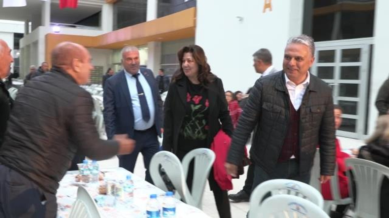 Muratpaşa Belediye Başkanı Uysal: "Bir Elimiz Deprem Bölgesinde. Konteyner Yerleşkesi Oluşturmak Üzere Çalışmalarımız Var"