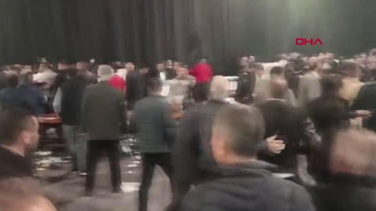 İYİ Parti'nin Ankara Temayül Yoklaması'nda kavga çıktı