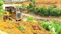 Caterpillar Bulldozers Admit Digging From the Ground Up Is Difficult || Bulldozers D6R XL