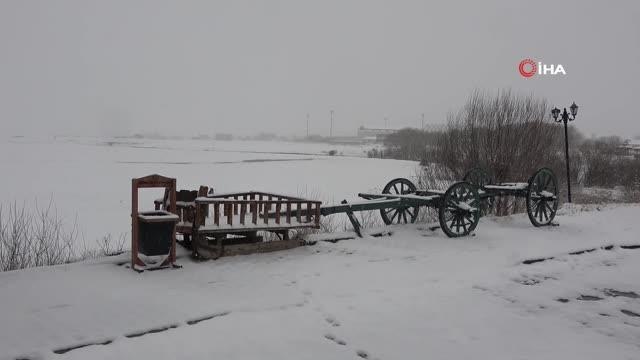 Ardahan kar yağışı sonrası beyaza büründü