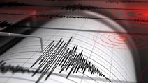 Rusya'da 6.9 büyüklüğünde deprem! Halk panikle kendini sokaklara attı, çok sayıda binada derin çatlaklar oluştu