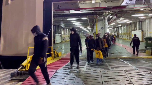 Migranti a Lampedusa, aumentano gli arrivi di donne incinte