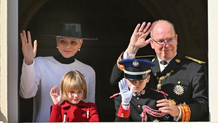 Voici - Albert de Monaco va-t-il chercher ses jumeaux Jacques et Gabriella à l'école ? Sa réponse surprenante