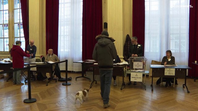فيديو: سكان باريس يصوتون بأغلبية ساحقة ضد استمرار تأجير دراجات سكوتر