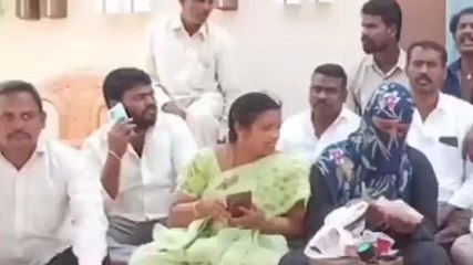 నాగర్ కర్నూల్: ప్రియుడి ఇంటి ముందు ప్రియురాలి ధర్నా