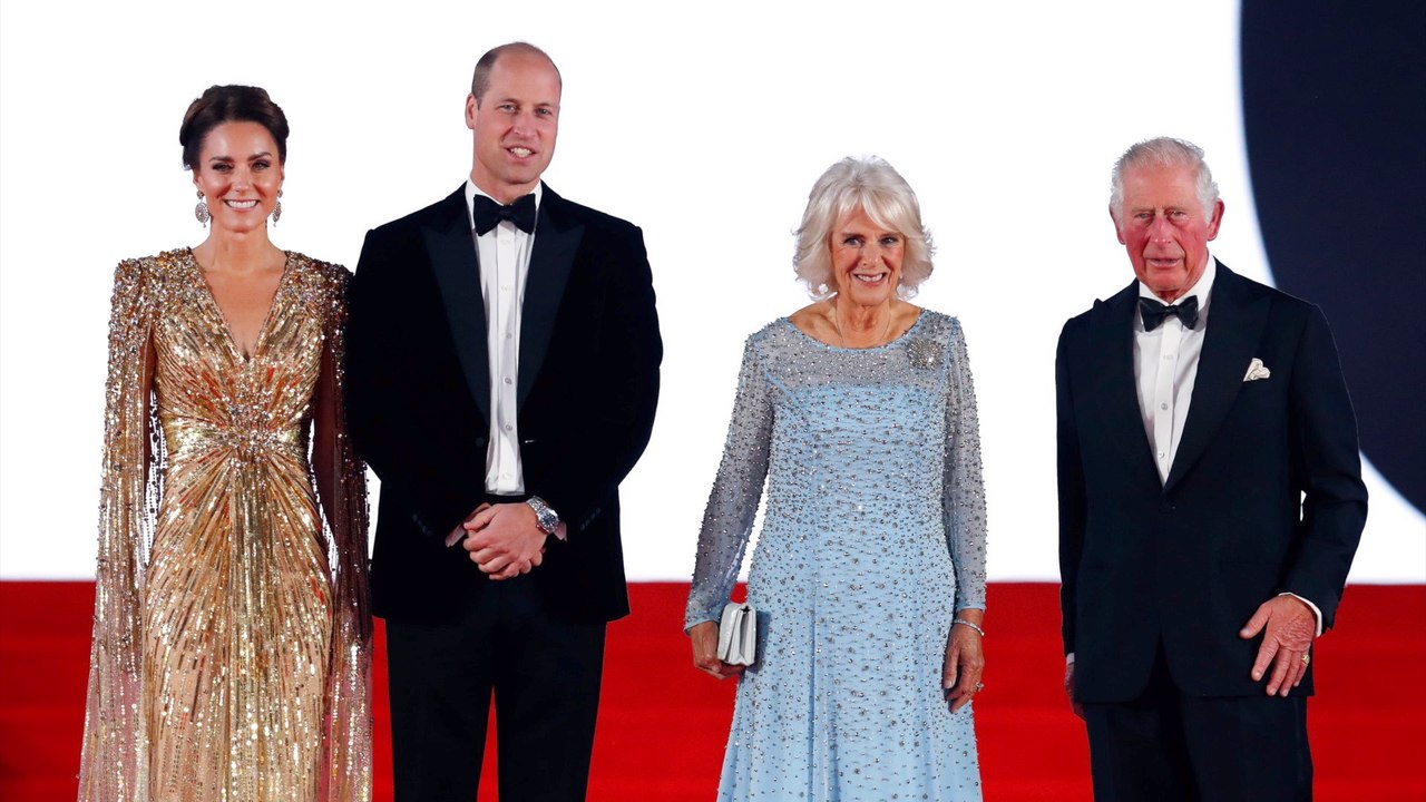 New Photograph Shows Royal Family Bond is Not B...