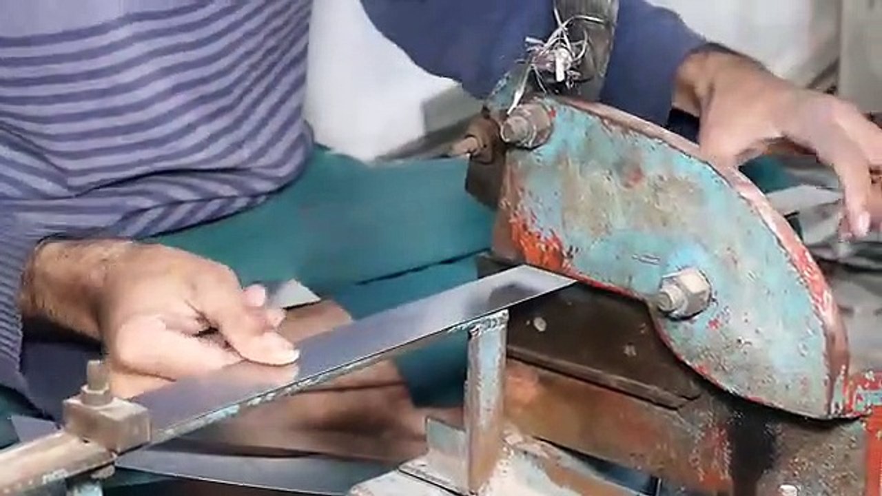 How_It's_Made_Paint_Brushes__Whitewash_Brushes_Production_Process(360p