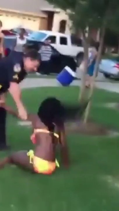 WELCOME TO USA THE LAND OF POLICE BRUTALITY!