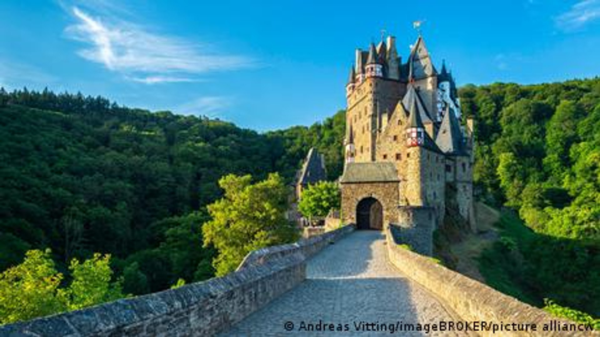 Eltz Castle Living in a fairy tale dream