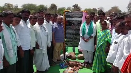 నిర్మల్: వంతెన నిర్మాణానికి మంత్రి భూమి పూజ