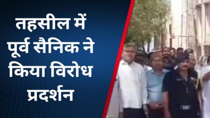 रायबरेली: पूर्व सैनिकों ने एसडीएम को सौंपा ज्ञापन