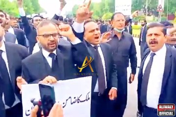 اسلام آباد میں وکیل اور پولیس آمنے سامنے