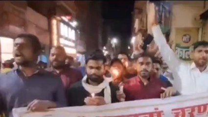 लखीसराय: बहाली की मांग को लेकर सीटेट-बीटेट उत्तीर्ण अभ्यर्थियों ने निकाला कैंडल मार्च