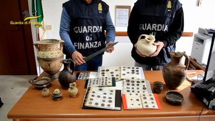 Latina, sequestrata rara collezione di reperti archeologici di Antica Grecia ed Età Romana (03.04.23)