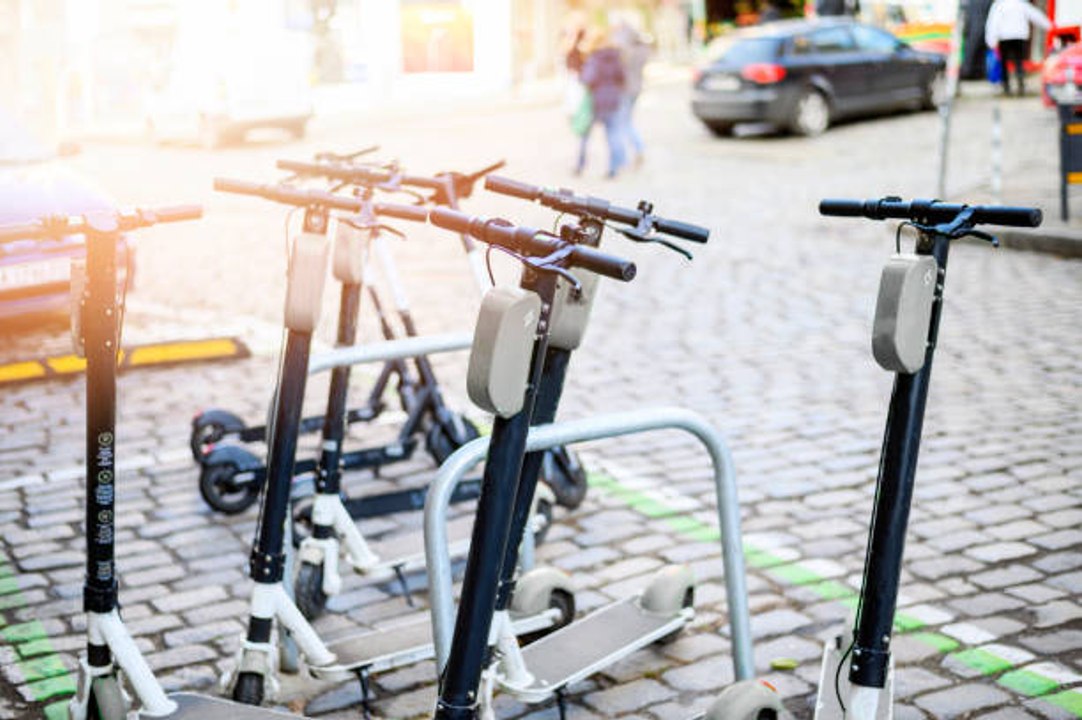 París Prohíbe El Alquiler De Patinetes Eléctricos