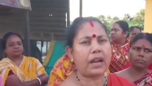 উঃ২৪পঃ আমাদের ছেলে পিলে সব খারাপ হয়ে যাবে, সব মায়েরা একজোট হয়ে যা করল..