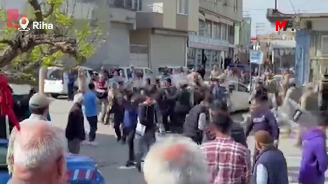 Yeşil Sol Parti'nin büro açılış etkinliğinde asker engeli: Yedi gözaltı