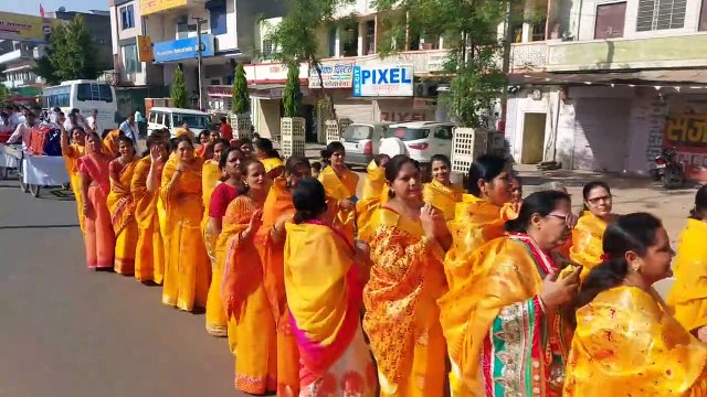 महावीर जयंती पर धूमधाम से निकाली शोभायात्रा