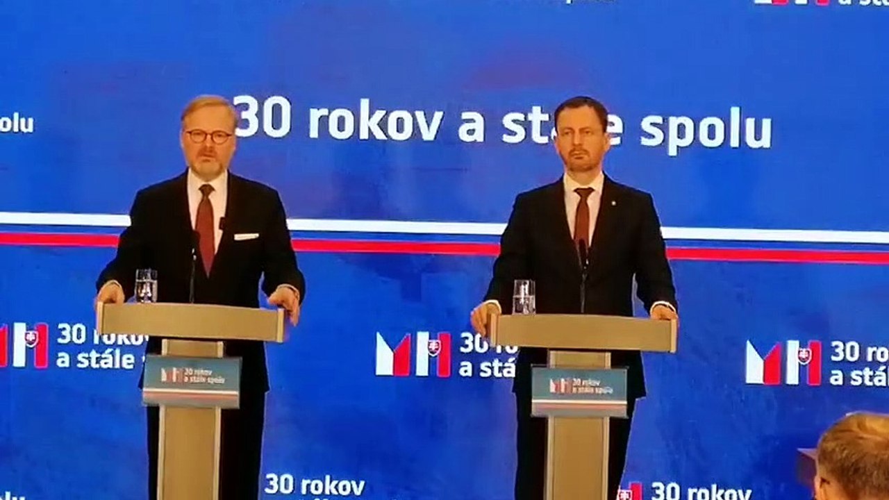 ZÁZNAM: Vlády SR a ČR budú pokračovať v ďalšej spolupráci v obrane