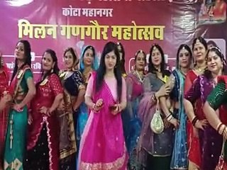 वर्षा बनी गणगौर क्वीन, पारंपरिक परिधानों में सजी महिलाओं ने किया रैंपवॉक