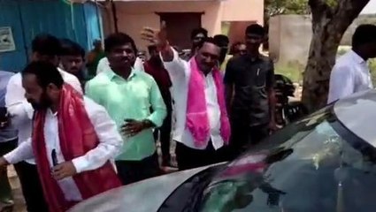 స్టేషన్ ఘనపూర్: ఎమ్మెల్యే సమక్షంలోనే బిఆర్ఎస్ నాయకుల ఘర్షణ..!