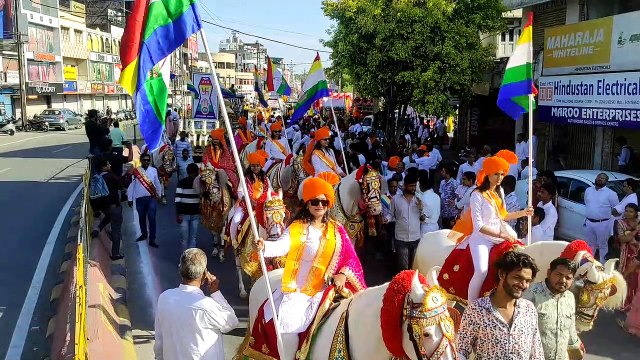 Video... भगवान महावीर के जयकारों से गूंजा लेकसिटी