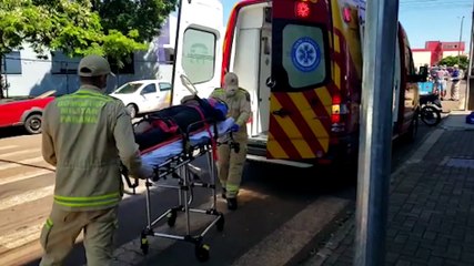 Motociclista fica ferido após colisão com carro na Rua Universitária