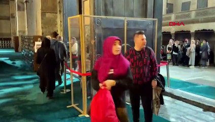 Ayasofya Camii'ndeki 'İmparator Kapısı'na cam koruma