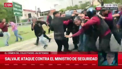 Así evacuaron a Sergio Berni luego de ser agredido