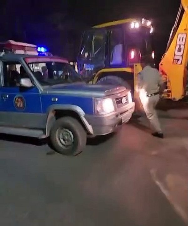 स्कॉर्पियो से टकराकर बेकाबू बाइक सिटी बस के नीच...