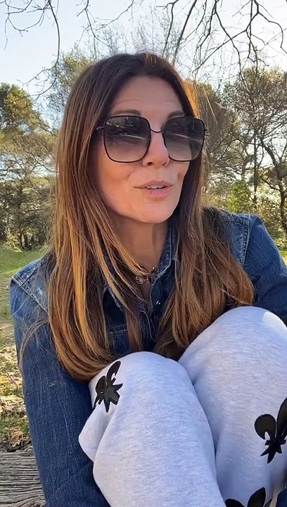 "Ça nous est tombé dessus. Il était en pleine forme", a-t-elle raconté, en précisant que son amoureux venait de faire une prise de sang pour le cholestérol.Véronika Loubry, Instagram.