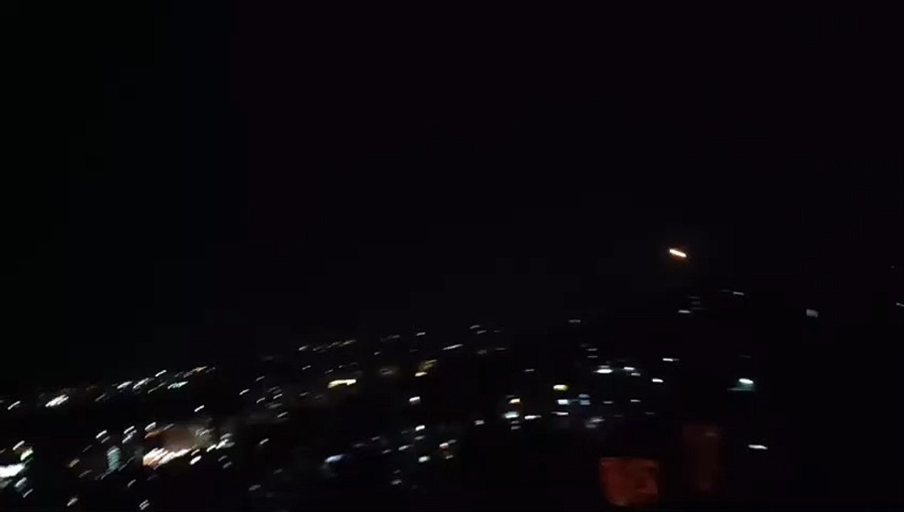 مراسل رؤيا: الدفاعات الجوية السورية تتصدى لأهداف معادية في سماء دمشق