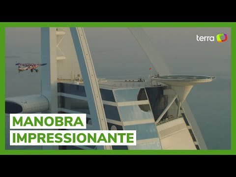 Piloto consegue pousar avião no topo de arranha-céu em Dubai
