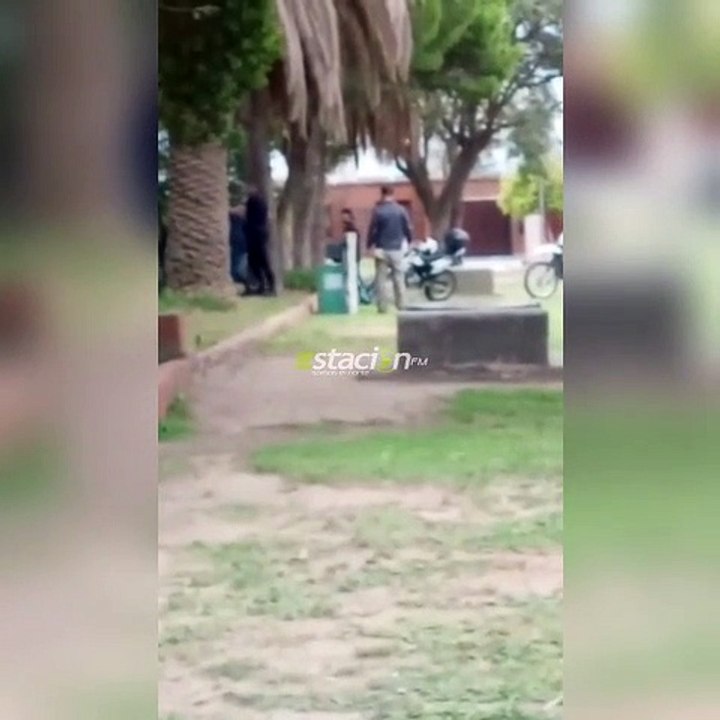 TRES DETENIDOS EN DEAN FUNES